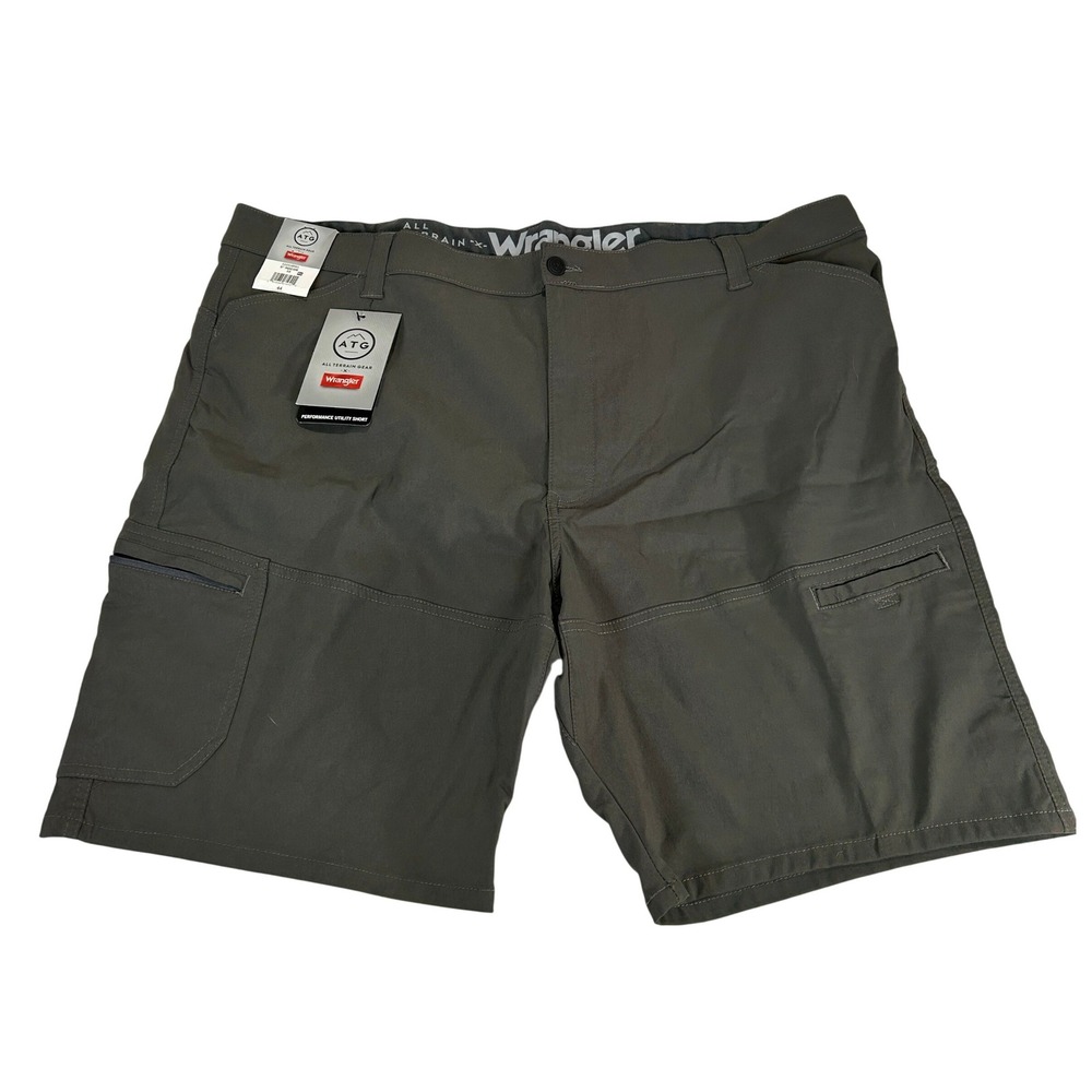 Wrangler ATG Mens Gray Performance Utility Shorts 44 9" Inseam 112318591 NEW